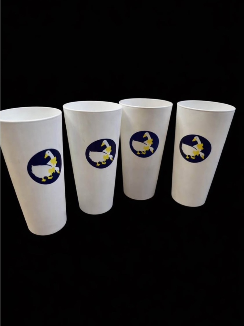 Vintage 1970s Howard Johnson Goose Tumblers – Set of 4